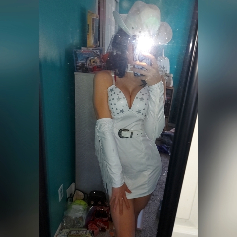 Full white cowgirl outfit